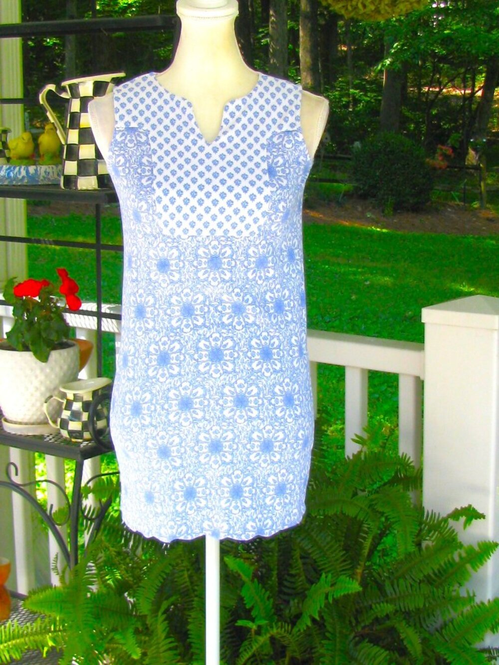 Vineyard Vines blue and white sleeveless pima cotton top shirt blouse Large